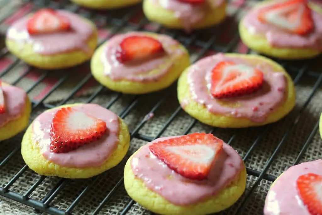 Strawberry Lemonade Cookies 11