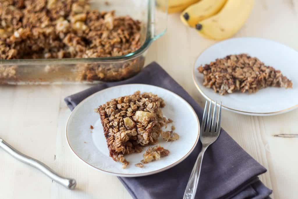 Bananas Foster Baked Oatmeal: Brown sugar, bananas and tons of oats make for a delicious breakfast of brunch for a large group! 
