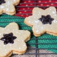 Linzer Cookies with Blackberry Jam