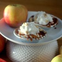 Skinny Caramel Apple Pie for One 