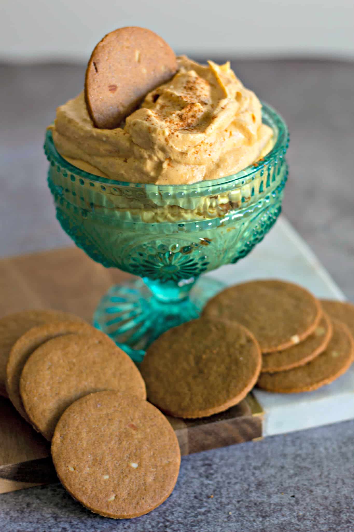 Pumpkin Fluff Dip - Easy 5 Ingredient Dip Recipe for Fall!