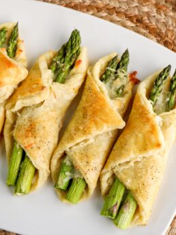 Cheesy Puff Pastry Asparagus