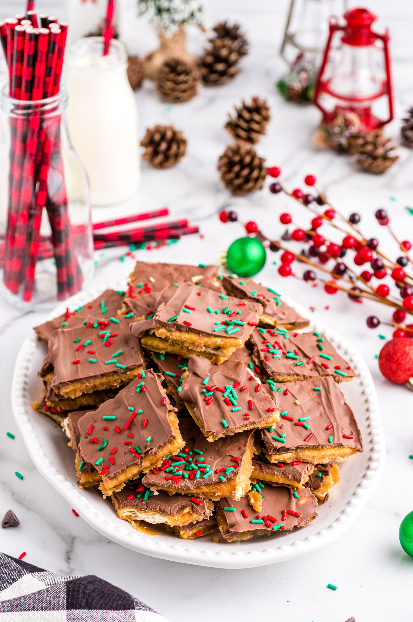 The Best Christmas Cracker Candy (easy recipe)