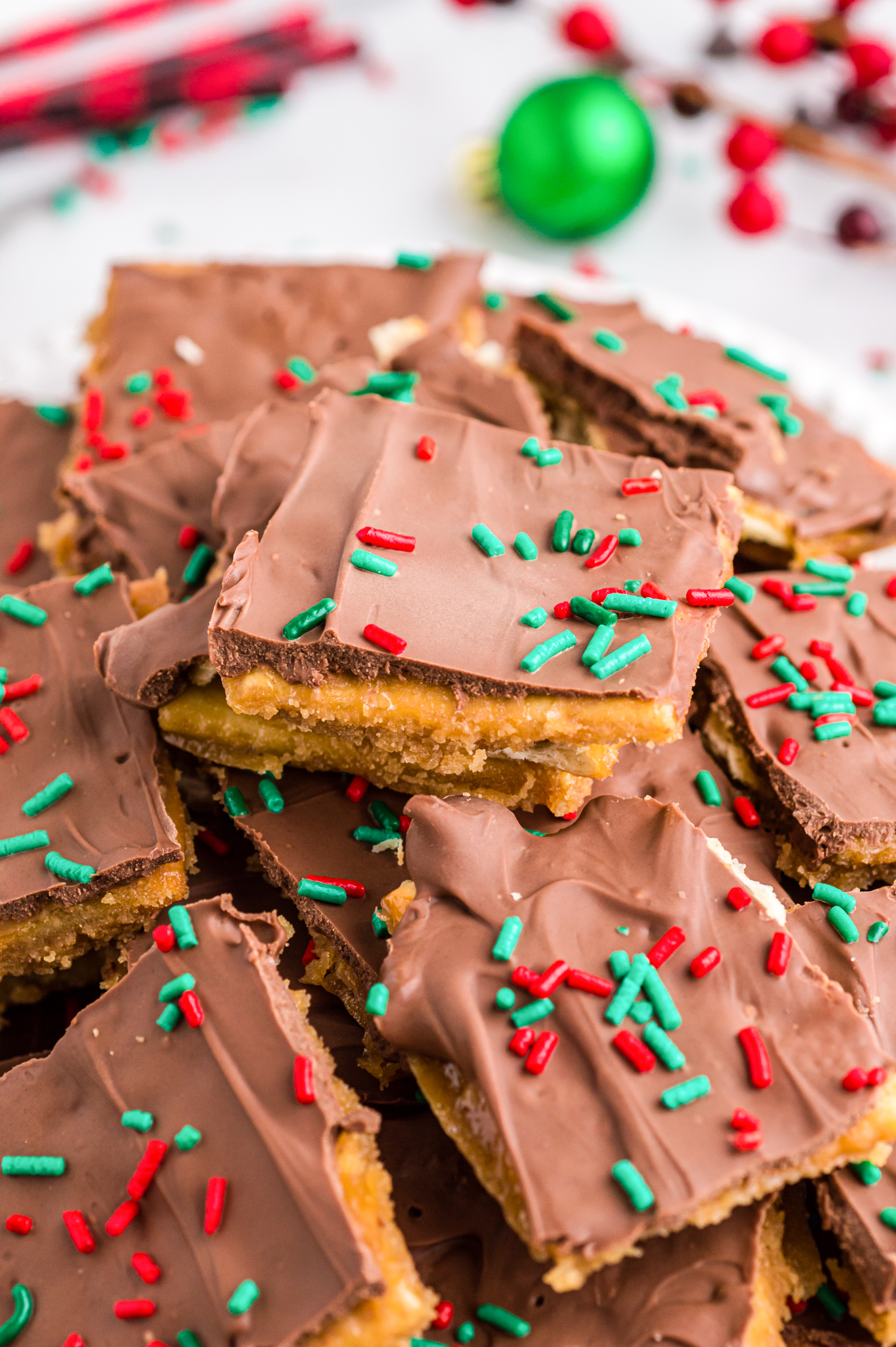 The Best Christmas Cracker Candy (easy recipe)