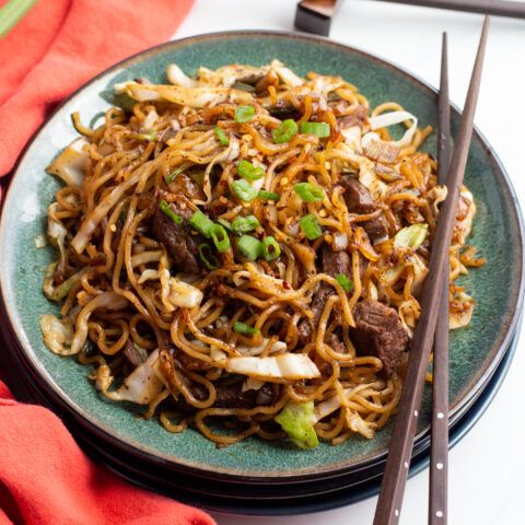 Beef Pan Fried Noodles with Garlic and Cabbage {easy recipe}