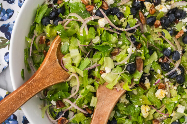 lettuce salad with blueberries and feta