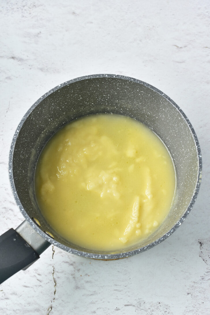 turkey gravy in a pot